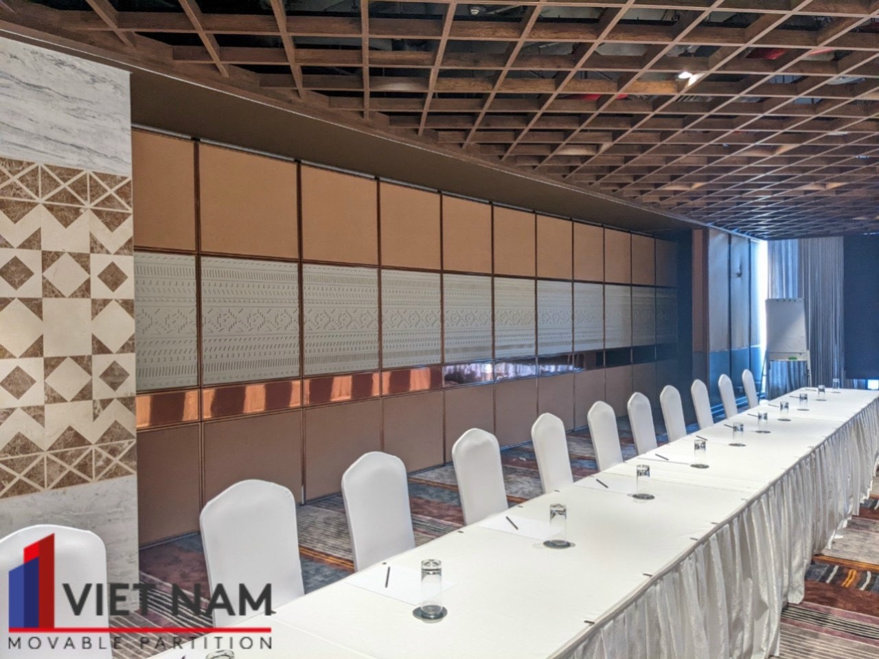 Hệ vách ngăn di động cao cấp cho khu hội nghị tại khách sạn 5 sao APEC Mandala Wyndham (Phú Yên) của nhà thầu Vách Ngăn Việt Nam.